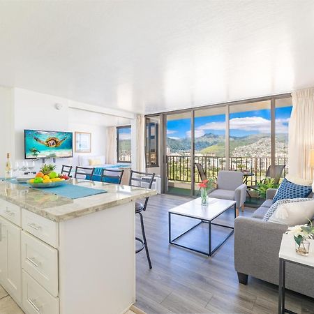Waikiki Escapade Mountain Views Condo, Steps To Beach With Parking Perk Honolulu Eksteriør billede