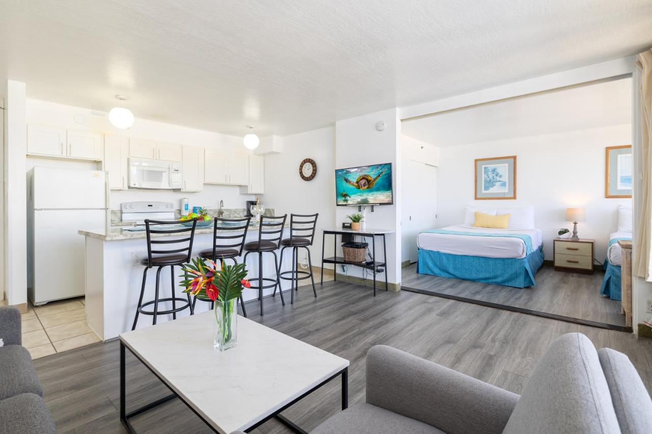 Waikiki Escapade Mountain Views Condo, Steps To Beach With Parking Perk Honolulu Eksteriør billede