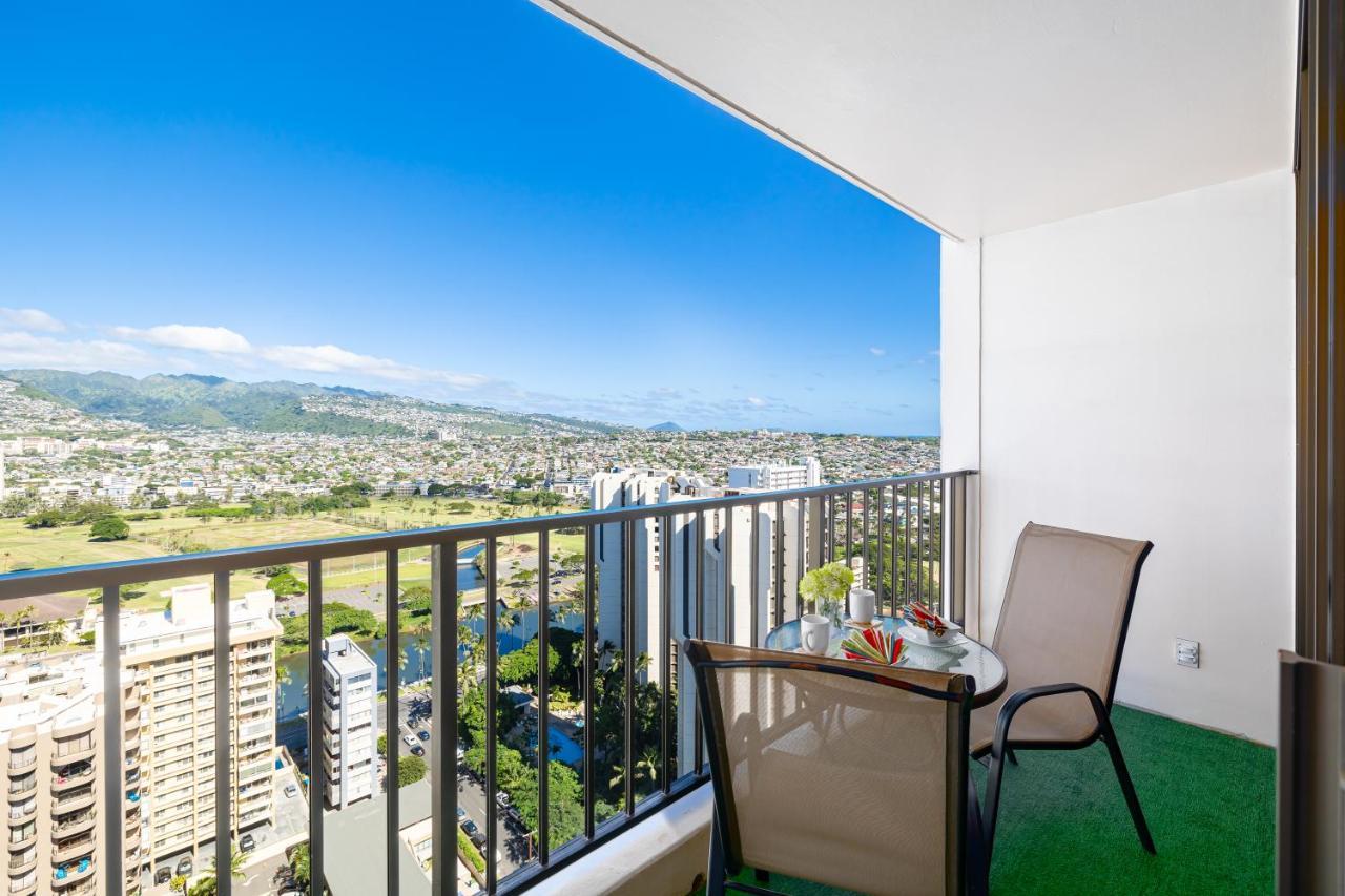 Waikiki Escapade Mountain Views Condo, Steps To Beach With Parking Perk Honolulu Eksteriør billede