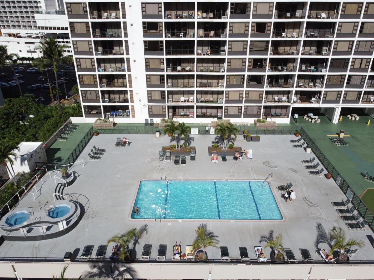 Waikiki Escapade Mountain Views Condo, Steps To Beach With Parking Perk Honolulu Eksteriør billede