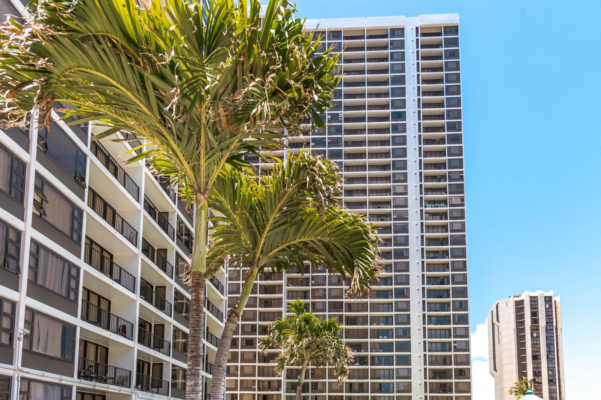 Waikiki Escapade Mountain Views Condo, Steps To Beach With Parking Perk Honolulu Eksteriør billede